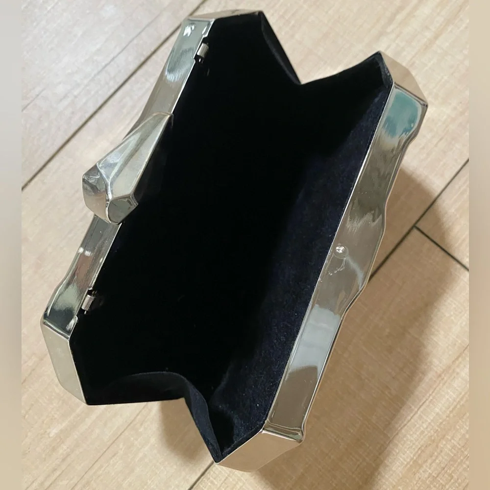 Clutch Bag in Shiny Silver for Cocktail Party, Metallic Clutch Purse - Picture 12 of 17